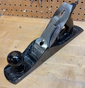 lot 404 image: Saws and Planers