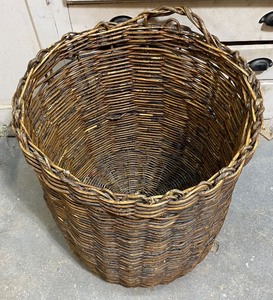 lot 417 image: Rustic Large Basket