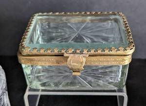 lot 242 image: Crystal and Cut Glass Trinket Boxes