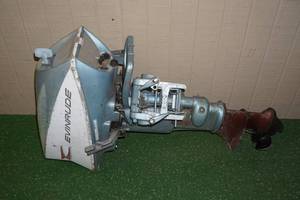 lot 3 image: 1961 Evinrude 10 HP Outboard Boat Motor