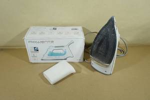 lot 12 image: Rowenta Steam Iron