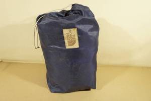 lot 24 image: North Face Extreme Conditions Sleeping Bag