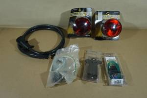 lot 32 image: Assorted Trailer Parts