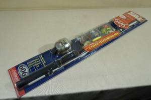 lot 78 image: Zebco 606 7 2-Piece Telescoping Fishing Rod Tackle Combo