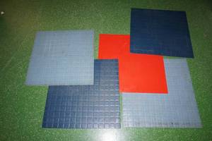 lot 101 image: 5 Square Rubber Floot Mats