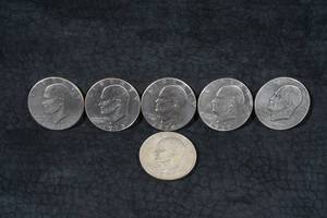 lot 157 image: 6 US Eisenhower Dollar Coins
