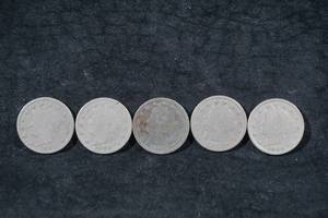 lot 160 image: 5 US Liberty Nickel Coins