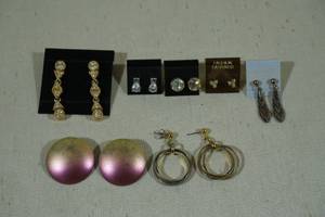 lot 178 image: 8 Pairs of Earrings