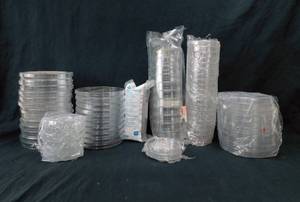 lot 35 image: Lot of 75 Various Size Petri Dishes in Plastic and Glass