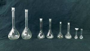 lot 15 image: Lot of 8 Various Volumetric Flasks