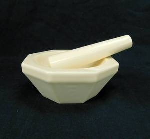 lot 73 image: Vintage 120ML  Octagon Mortar and Pestle