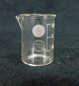 lot 84 image: Box of 12 Vintage Merco 15ML Glass Beakers