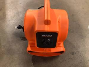 600 CFM 3-Speed Portable Blower Fan Air Mover with Daisy Chain, 3 Operating Positions for Water Damage Restoration by RIDGID Customer Returns See Pictures