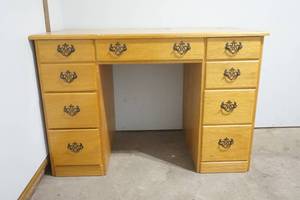 lot 179 image: Desk