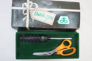 lot 20 image: Pioneer Scissors and Screwdriver