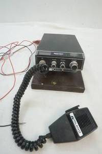 lot 65 image: Midland CB Radio