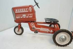 lot 93 image: Vintage Murray Pedal Tractor