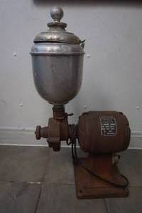 lot 97 image: Vintage Electric Coffee Grinder