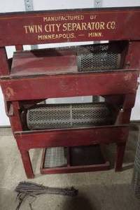 lot 99 image: Vintage Hero corn grinder