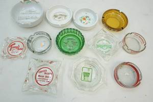 lot 101 image: Ashtrays with Advertisement
