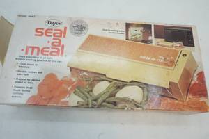 lot 102 image: Dazey Seal A Meal Bags