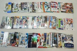 lot 175 image: 100 NFL Stars Cards