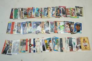 lot 178 image: 100 Baseball Star Cards