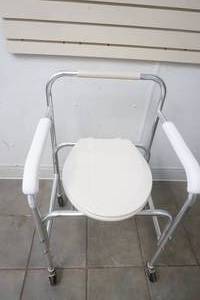 lot 194 image: Commode on Wheels