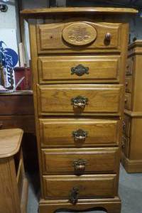 lot 205 image: Stanley Dresser