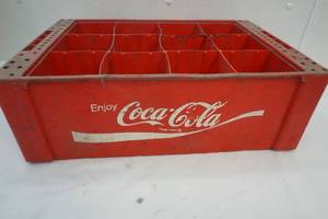 lot 222 image: Vintage Coca Cola Crate
