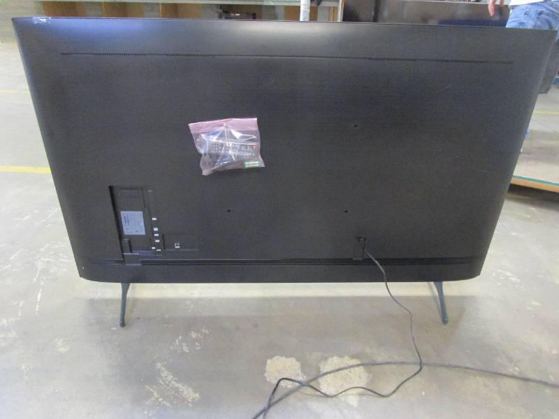 lot 1023 image: 70 Class TU7000 Crystal UHD 4K Smart TV UN70TU7000BXZA