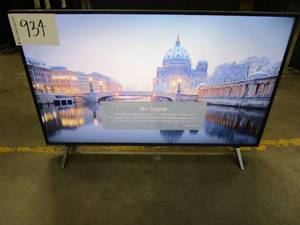 lot 934 image: LG 43 Class 4K UHD Smart LED TV - 43UQ9000PUD