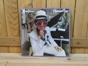 lot 97 image: Elton John - Greatest Hits - 1974 - Vinyl Record