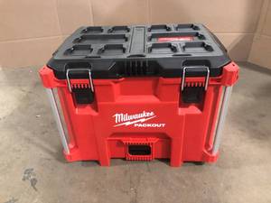 PACKOUT 22 in. Modular XL Tool Box by Milwaukee  Customer Returns See Pictures