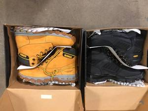 2 Lots of Dewalt Wprkinig Steel Toe Boots Different Sizes Cistomer Returns See Pictures