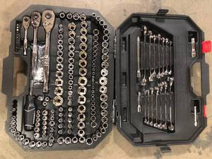 Mechanics Tool Set (194-Piece) by Husky Customer Returns See Pictures