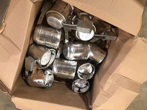 Lot of Assorted H7 6 in. Aluminum Recessed Lighting Housing for Remodel Ceiling, Insulation Contact by Halo    Customer Returns See Pictures