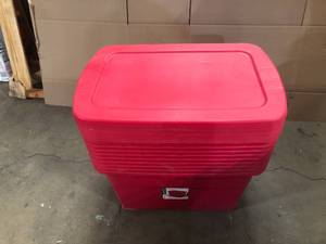 Lot of 20 Gal. Storage Tote in Red by HD (10 Pieces) Customer Returns See Pictures