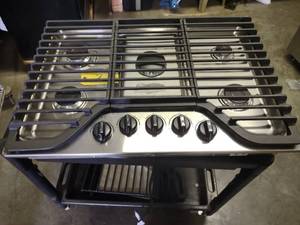 lot 7 image: Ikea Drop-In Gas Cook Top, 30x21, M...