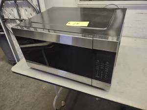 lot 14 image: Ikea Countertop Microwave Oven, Mod...