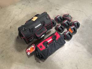 Lot of Tool Bags  Customer Returns See Pictures