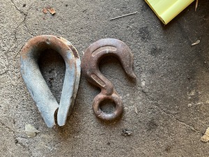 lot 44 image: Big old Hook & Loop
