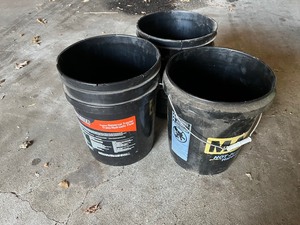 lot 34 image: 3 good plastic 5 gallon pails
