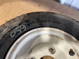 lot 76 image: Trailer Tire