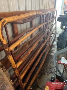 lot 97 image: cattle gate