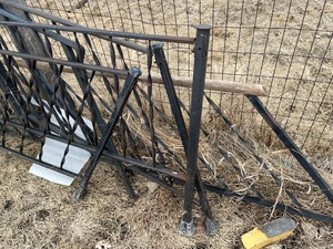 lot 85 image: roth iron hand rail