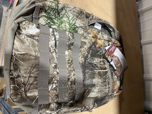 lot 61 image: NEW Camo Back Pack