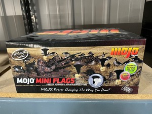 lot 17 image: MOJO Mini Flags   motorized decoys   NEW  retail price 136.97