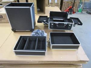 lot 512 image: 4-in-1 Travel Rolling Makeup Case Trolley Makeup Train Suitcase (VERY SMALL DENTS ON TOP OF CASE, OUT OF BOX)