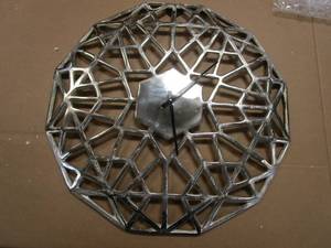 lot 534 image: Grayson Lane Analog Round Contemporary Clock